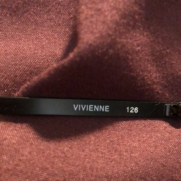 On Sale! Quay Aviator Sunglasses 🕶, never worn! Received as gift. - Picture 4 of 5